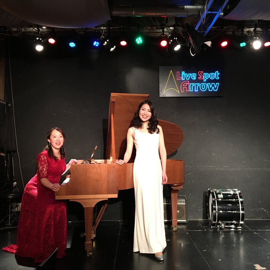 ジャズライブハウスでのライブ